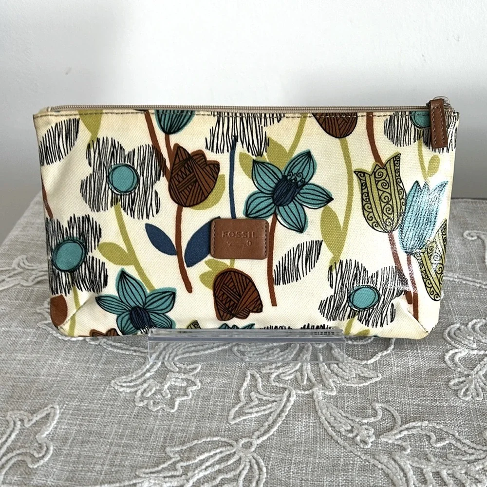 Fossil Key-Per Floral Patterned  Case/pouch